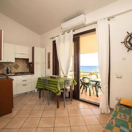 Trilocale Seaside Apartment